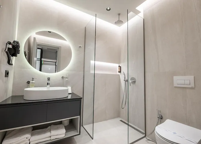 Euro 4* Εξαμίλιο